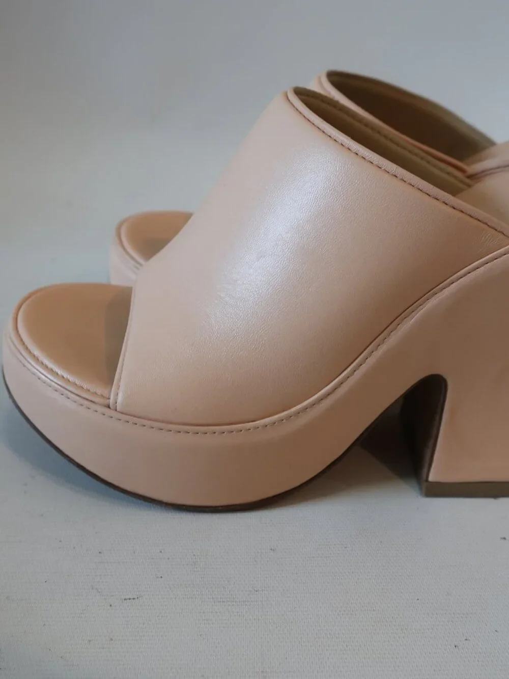Authentic Bottega Veneta Lagoon Platform Slide Leather Sculpt Heels 40 US/10